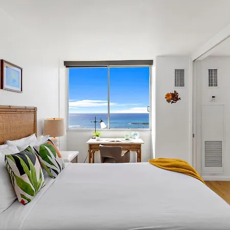 Ilikai Marina 1Br Condo, Ocean View Haven